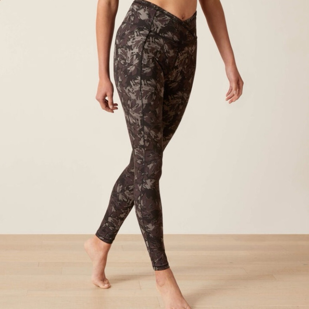 ARIAT EOS ETCH HALF GRIP FULL LENGTH RIDING TIGHTS IN BLACK FLORAL SZ LARGE - Picture 5 of 10